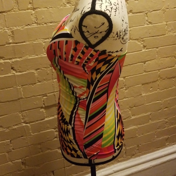 Cute top - Picture 3 of 5